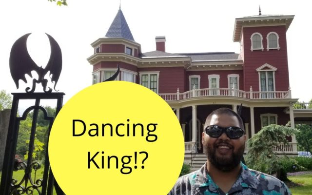 Stephen King fan dances in front of author’s home