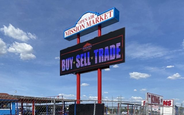 Five people wounded at South San Antonio flea market