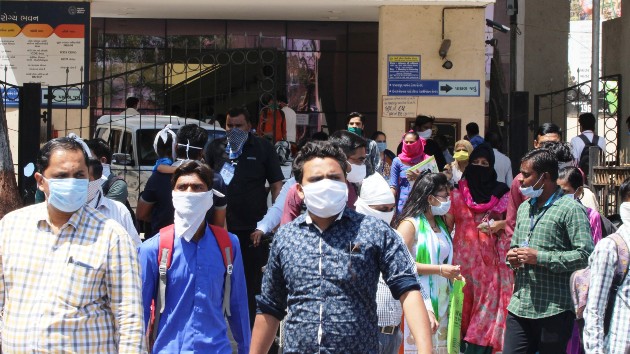 As coronavirus cases explode, India struggles to flatten the curve