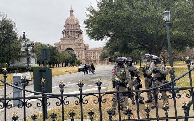 Driver arrested after crash through fence at Texas Capitol