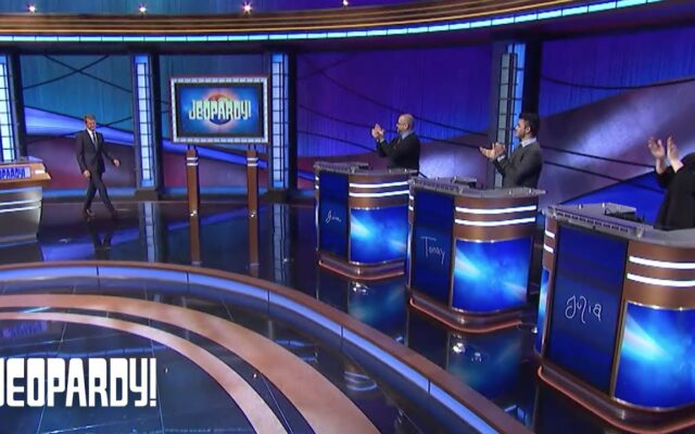 Ken Jennings pays tribute to Alex Trebek on “Jeopardy!”