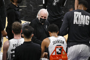 Gregg Popovich rips Texas governor for lifting mask mandate