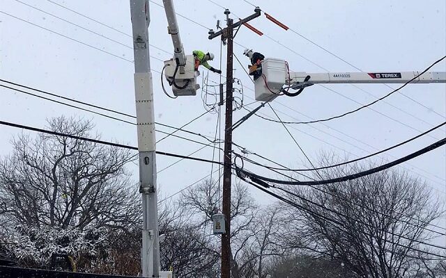 CPS Energy crews threatened with violence as they try to restore power
