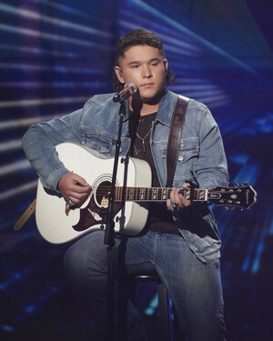 ‘American Idol’ contestant exits show amid video controversy