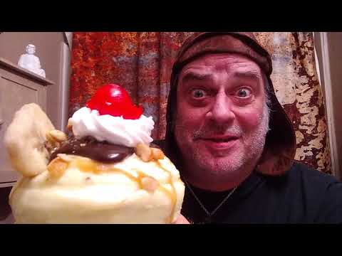 Cupcake Tuesday with Uncle Sean: The Banana Split!