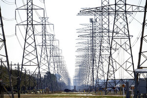 Abbott demands PUC act more aggressively to shore up grid