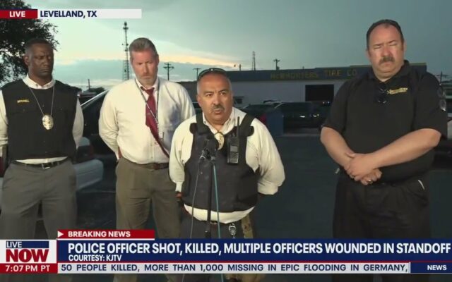 Gunman captured in standoff that killed 1 officer, wounded 4