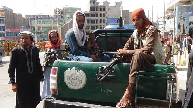 U.S. intelligence warned Afghan forces were increasingly fragile, sources say