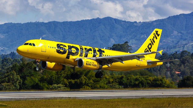 Spirit Airlines, American Airlines cancel more than 800 flights