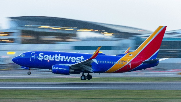 Southwest Airlines CEO apologizes for weekend travel mess