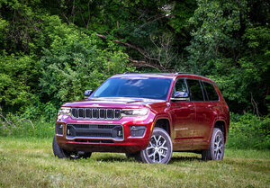 Edmunds compares Jeep Grand Cherokee L and Kia Telluride