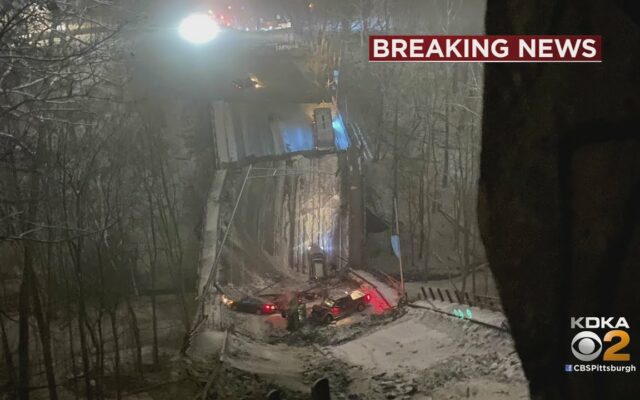 Emergency crews on scene of bridge collapse in Pittsburgh
