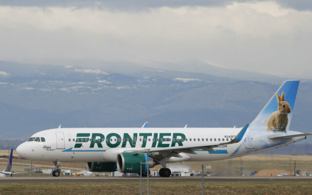 Frontier offers $3B for Spirit low-cost airline tie-up