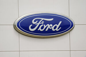 Ford recalls F-150 pickups, SUVs to fix brake fluid leak