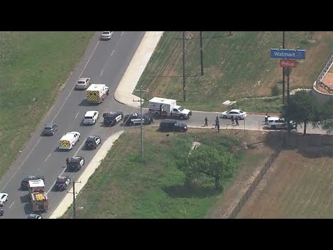 Two shot by off-duty police officer in apparent San Antonio road rage shooting