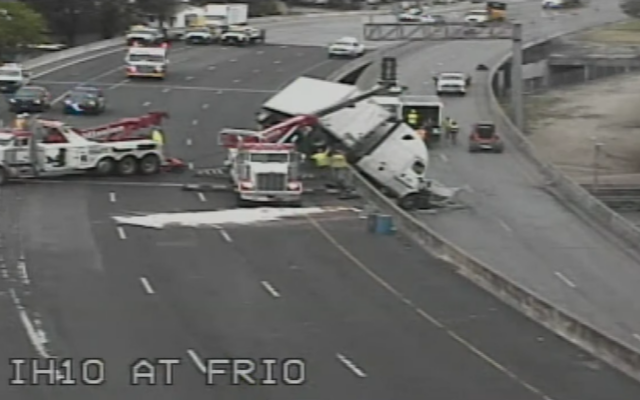 Two big rigs collide, snarling traffic on Interstate 10 north of downtown San Antonio