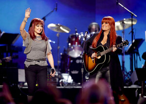 The Judds reunite for CMT Music Awards performance