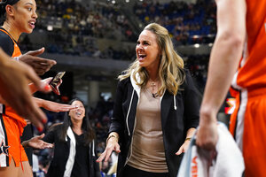 Becky Hammon thriving in first season as coach of the Aces
