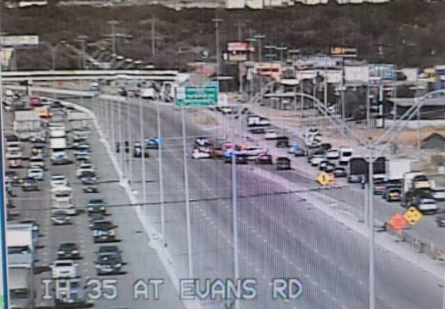 Major crash closes Southbound lanes of IH-35, traffic backed up for miles