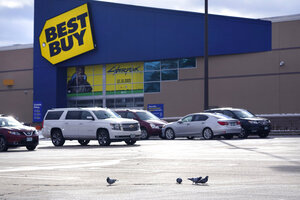 Best Buy trims jobs after it cuts sales and profit outlook