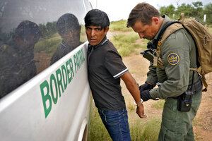 Pastor-led group seeks missing migrants in border desert