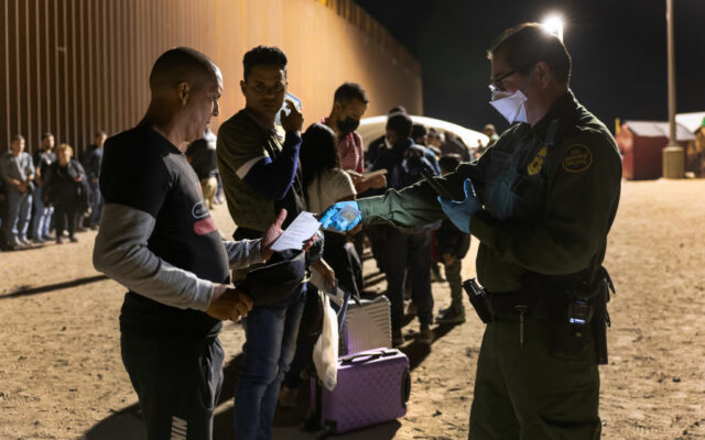 U.S. offers flu shots to migrants in Border Patrol custody