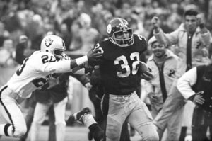 Steelers Hall of Fame running back Franco Harris dies at 72