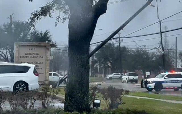 Severe weather causes destruction in southeast Texas