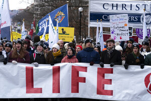 US divided over Roe’s repeal as abortion foes gird for march