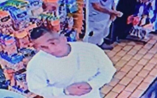 San Antonio Police searching for man who robbed South side convenience store