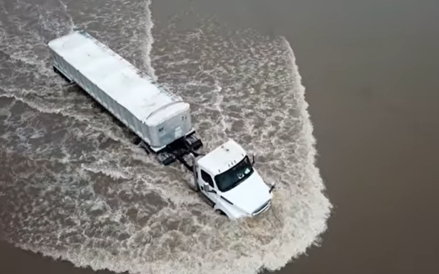 VIDEO: 18-wheeler filmed driving through floodwater in Texas Panhandle