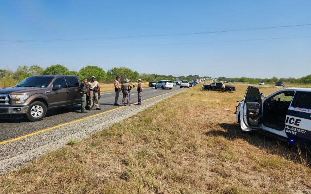 Murder suspect dead after shootout with Atascosa County Sheriff’s deputies