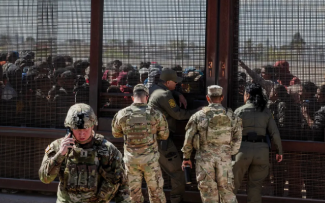 More than 200 migrants arrested after rushing an El Paso border gate